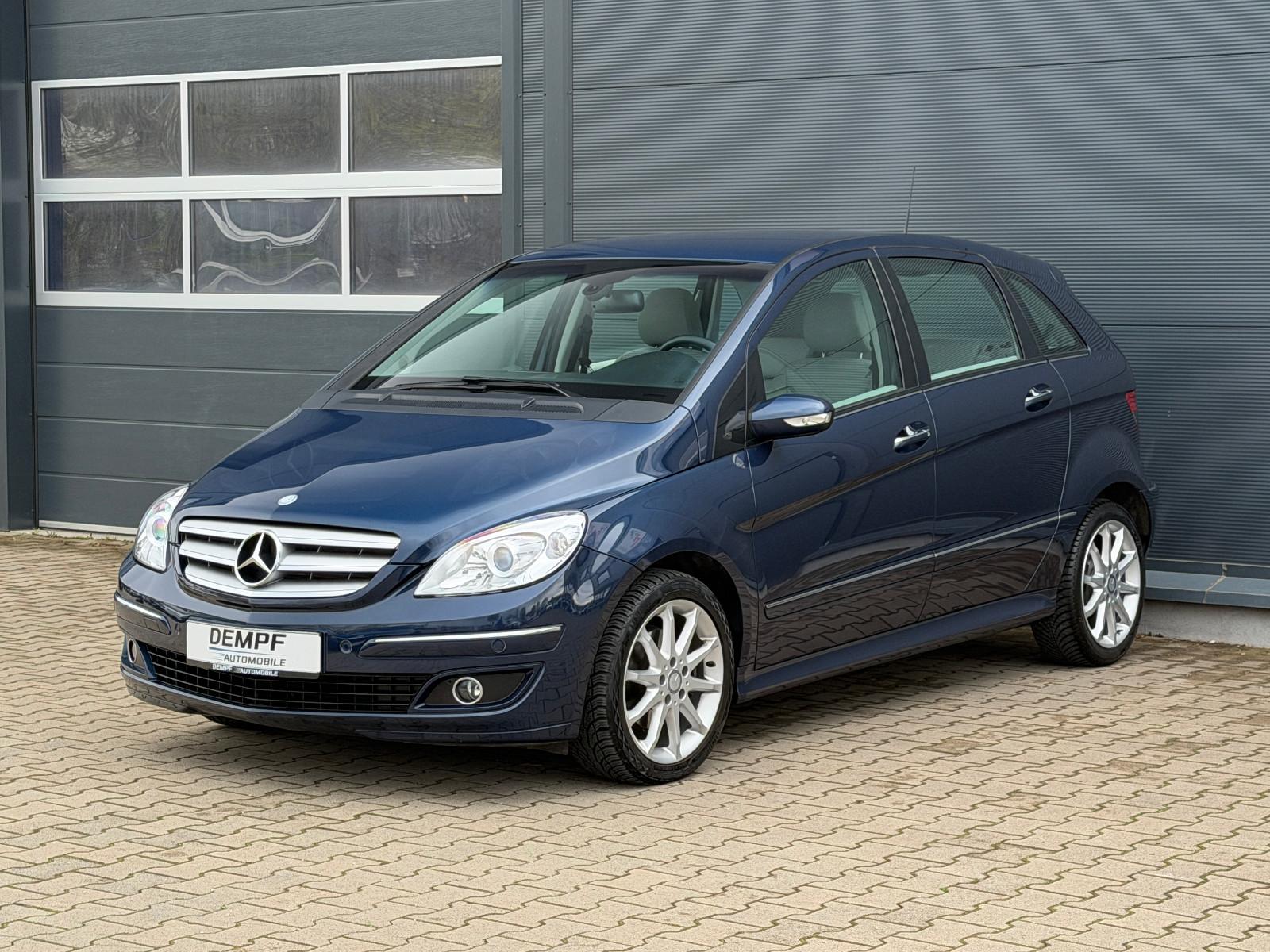 Mercedes-Benz B 200*Automatik*Navi*SHZ*PDC*Tempo*Teilleder*