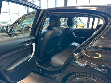 BMW 118 i *Klima*PDC*Navi*Sitzh*Klimaautomatik*