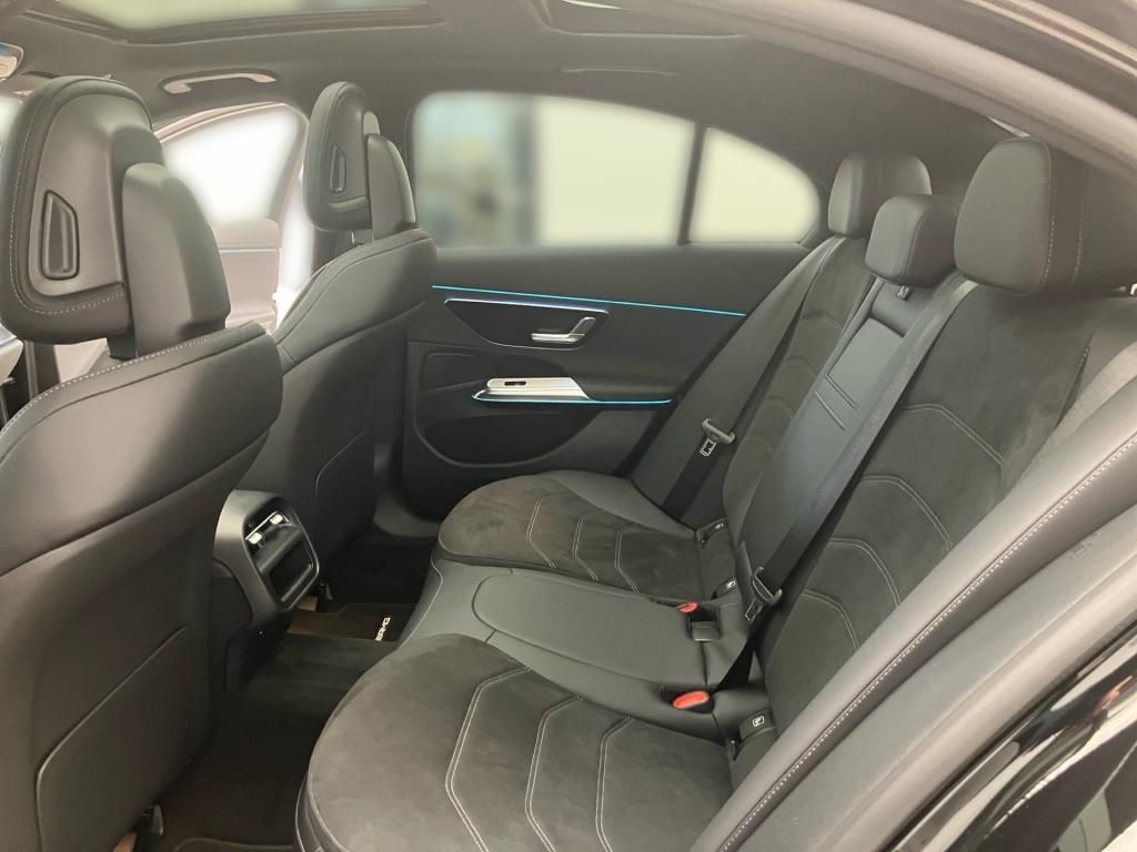 Fahrzeugabbildung Mercedes-Benz E 300 e Limousine +EDITION-AMG+AHK+20''Zoll+PANO