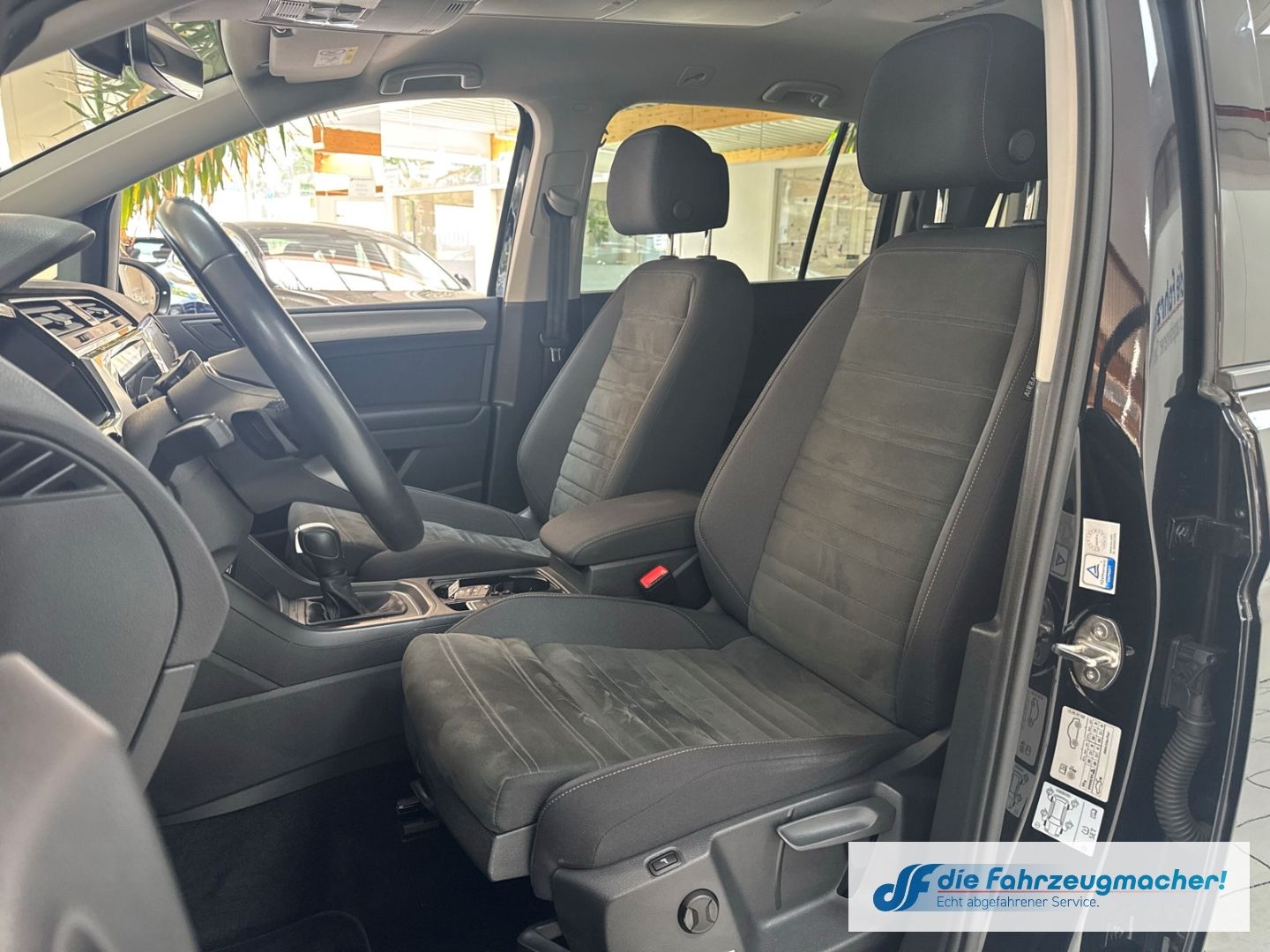 Fahrzeugabbildung Volkswagen Touran Comfortline 2.0 TDI *7 Sitzer*Digi Cockpi