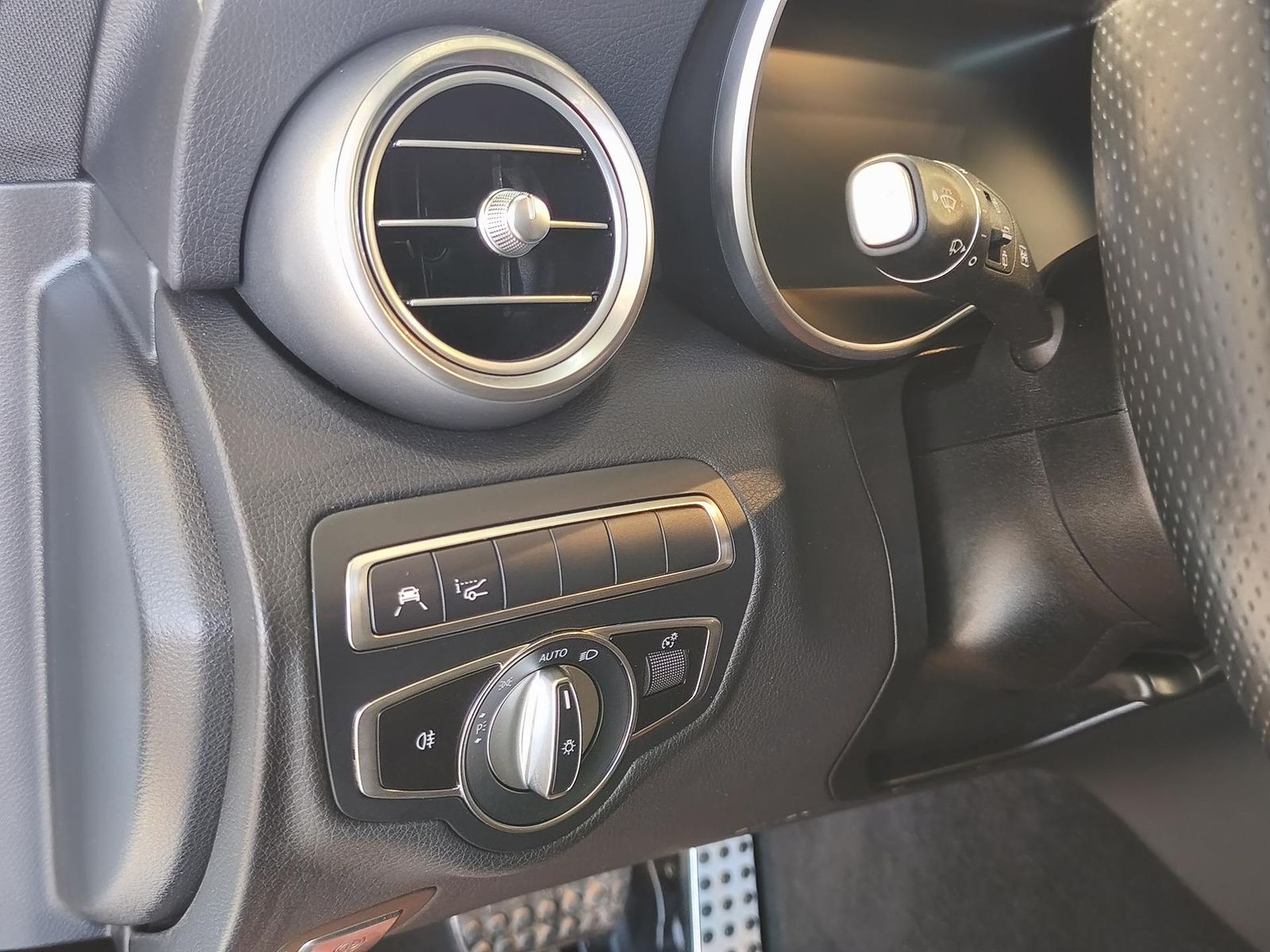 Fahrzeugabbildung Mercedes-Benz C 300 Kombi AMG/Night/HuD/Pano/Burmester/ACC/Ahk