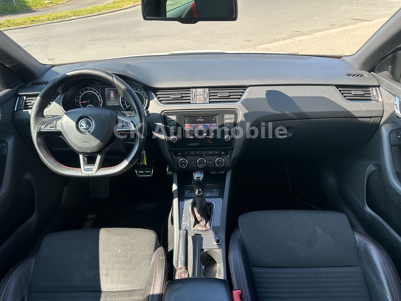 Fahrzeugabbildung SKODA Octavia Combi RS 2.0 TDI DSG/Navi/Bi-Xenon/PDC