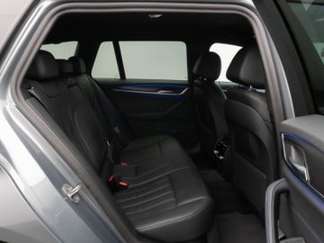 Fahrzeugabbildung BMW 520d xD M Sport Laser Kamera HUD DAB HiFi AHK