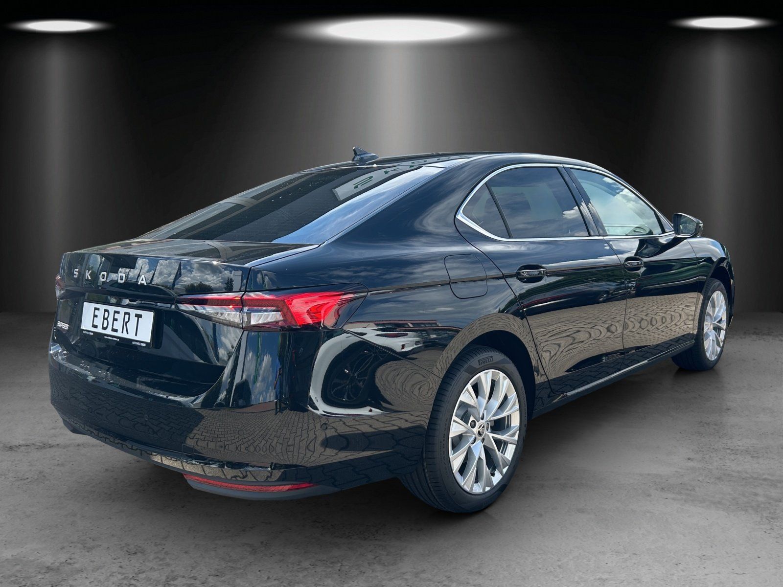 Fahrzeugabbildung SKODA Superb Selection 2,0 TDI 110 kW DSG