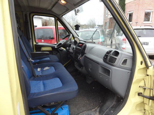 Fahrzeugabbildung Fiat Ducato Kombi 15 2.3 JTD Radstand 3200/9-Sitzer/