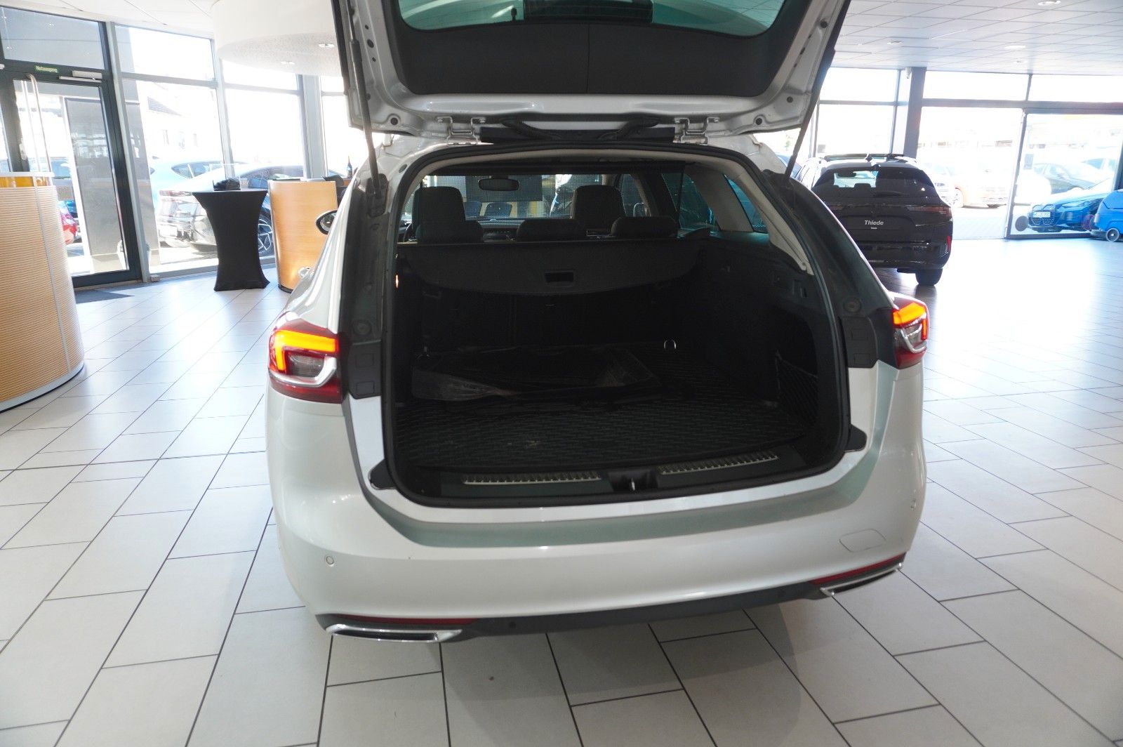 Fahrzeugabbildung Opel Insignia B ST 1.5T DYNAMIC NAVI/MATRIX/KAMERA/SH