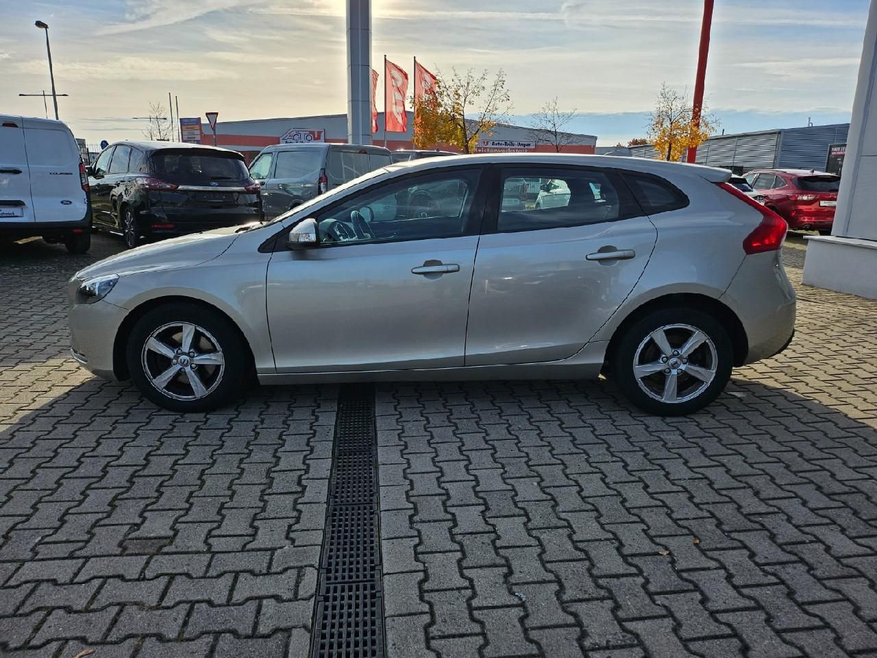 Fahrzeugabbildung Volvo V40 Kinetic