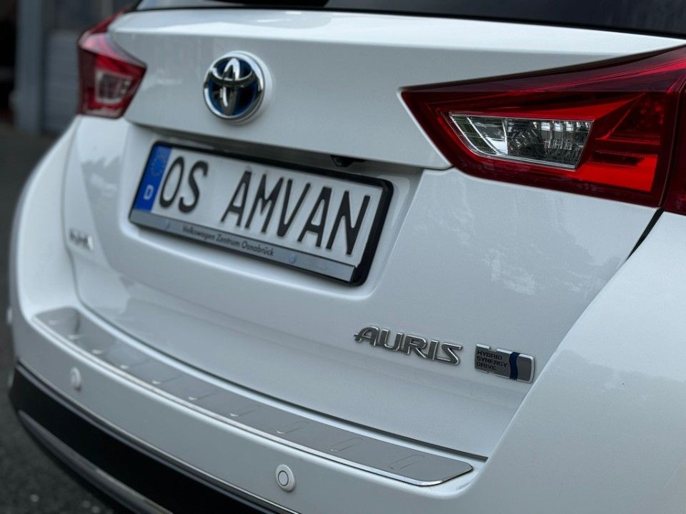 Fahrzeugabbildung Toyota Auris Touring Sports Business Edition Hybrid