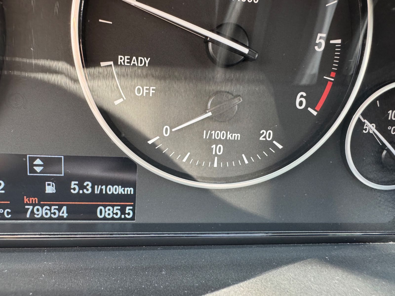 Fahrzeugabbildung BMW 318 Baureihe 3 Lim. 318 d xDrive Navi+Bluetooth