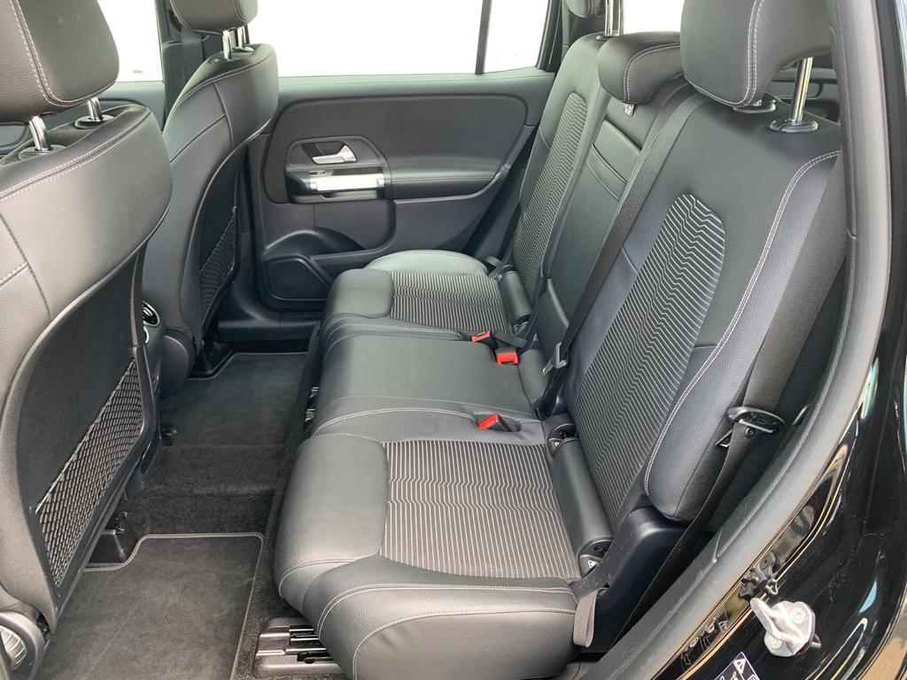 Mercedes-Benz GLB 220