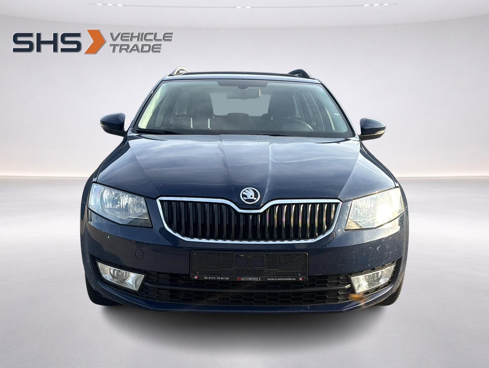 Skoda Octavia 2015 — rear view
