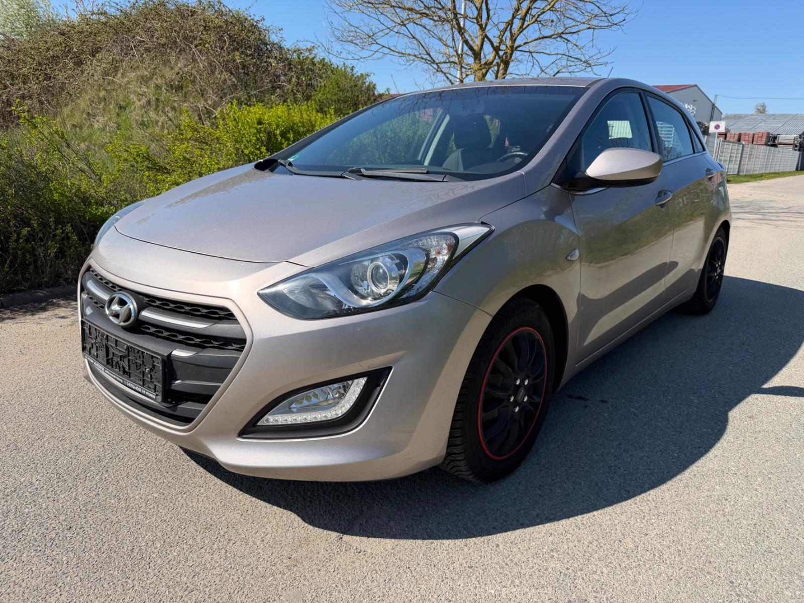 Hyundai i30 blue 1.6 CRDi 81kW YES! /EURO6