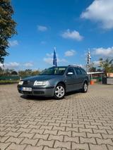 Skoda SKODA OCTAVIA 1,6l - Skoda Octavia aus 2003: Kombi