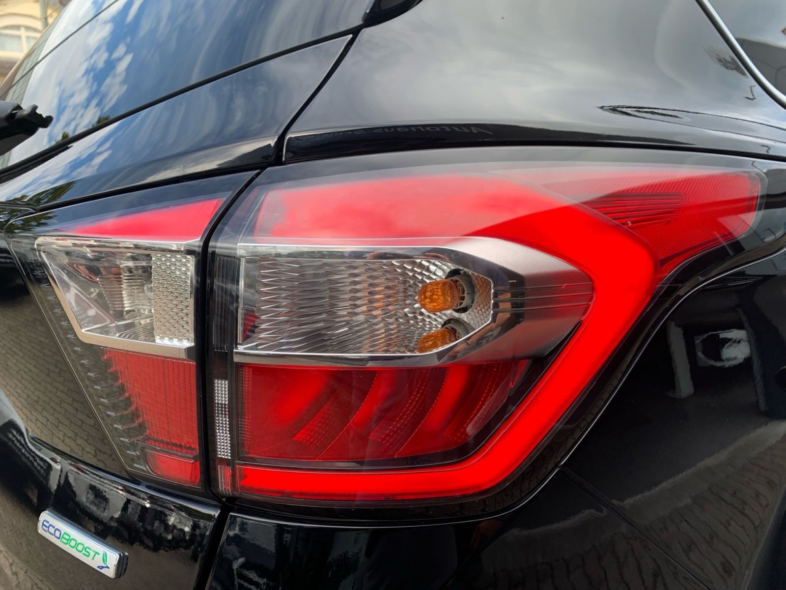 Fahrzeugabbildung Ford Kuga 1.5 EcoBoost Automatik Vignale 4x4 AHK