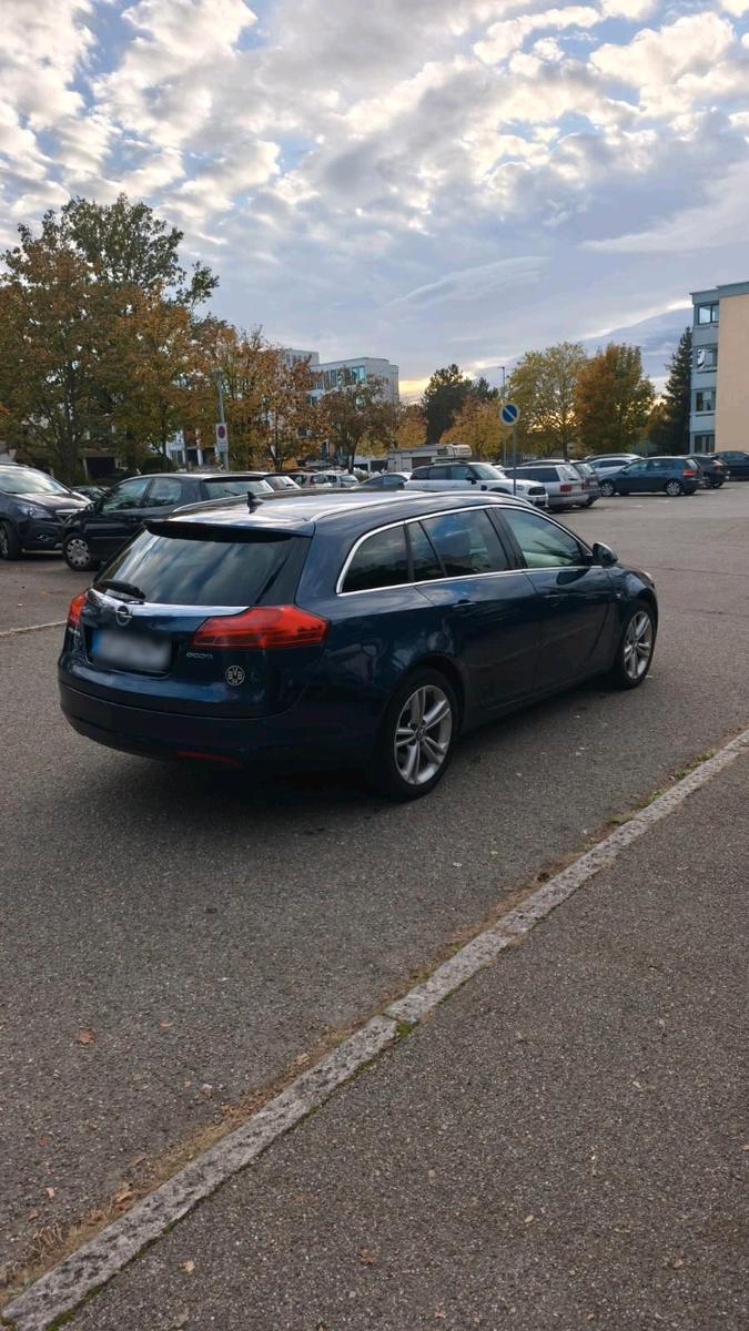 Opel Insignia 2011 — interior