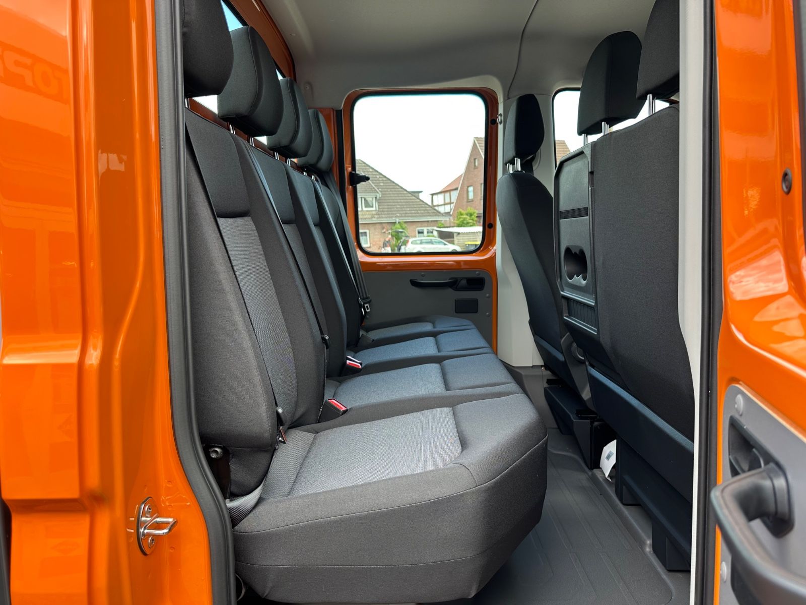 Fahrzeugabbildung Volkswagen Crafter Pritsche 35 DOKA MR 2.0 TDI Klima/GRA