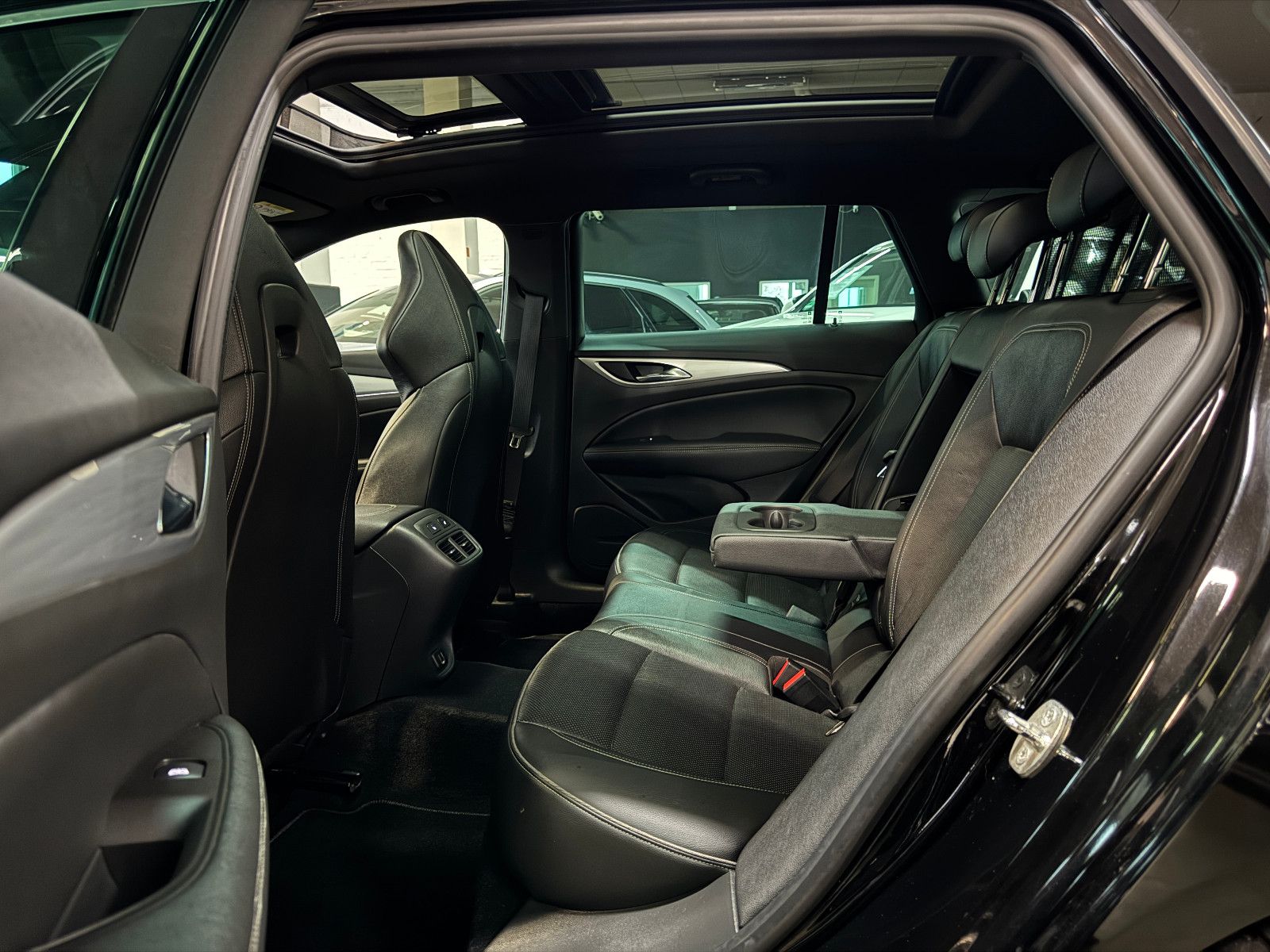 Fahrzeugabbildung Opel Insignia B Sports Tourer GSi 4X4 OPC PERFORMANCE