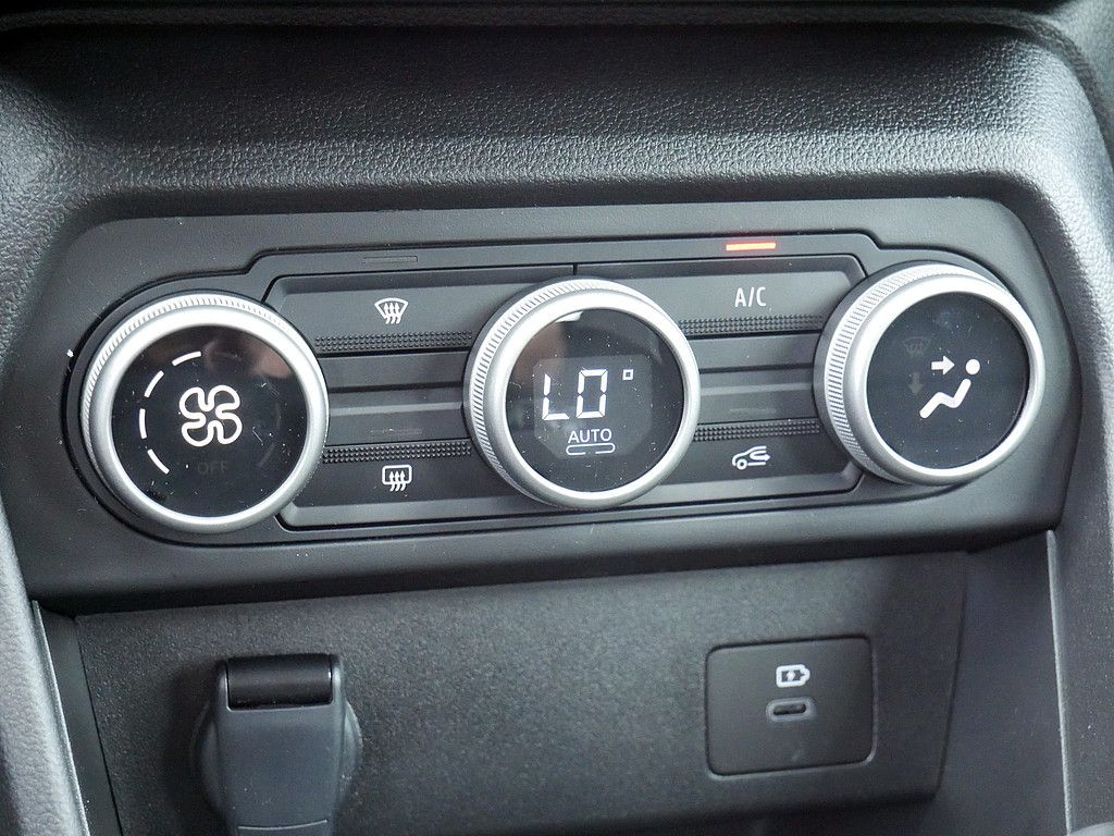 Fahrzeugabbildung Dacia Sandero Stepway Expression TCe 90