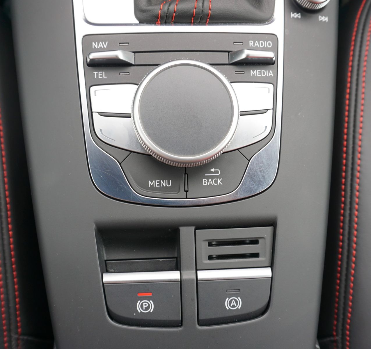 Fahrzeugabbildung Audi S3 Sportback 2.0 TFSI quattro, Leder, Navi, B&O