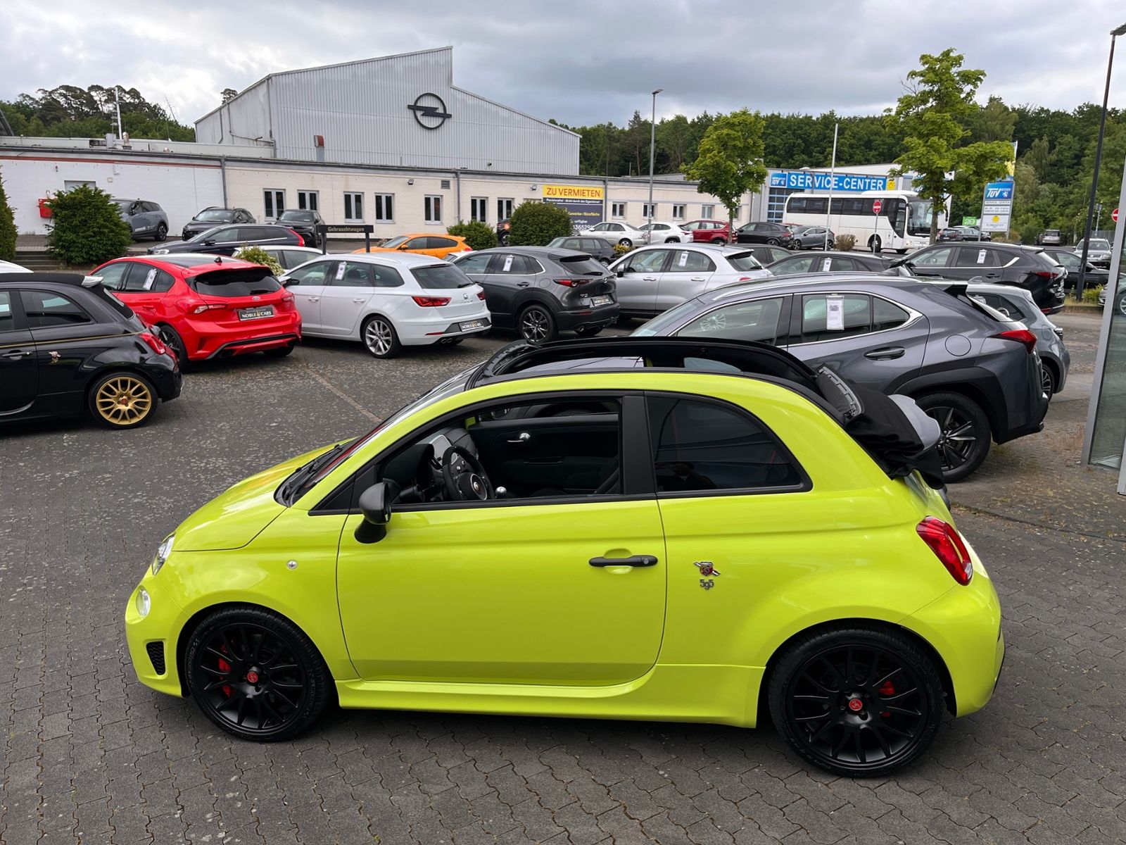 Fahrzeugabbildung Abarth 595 Competizione NAVI Xenon ALU