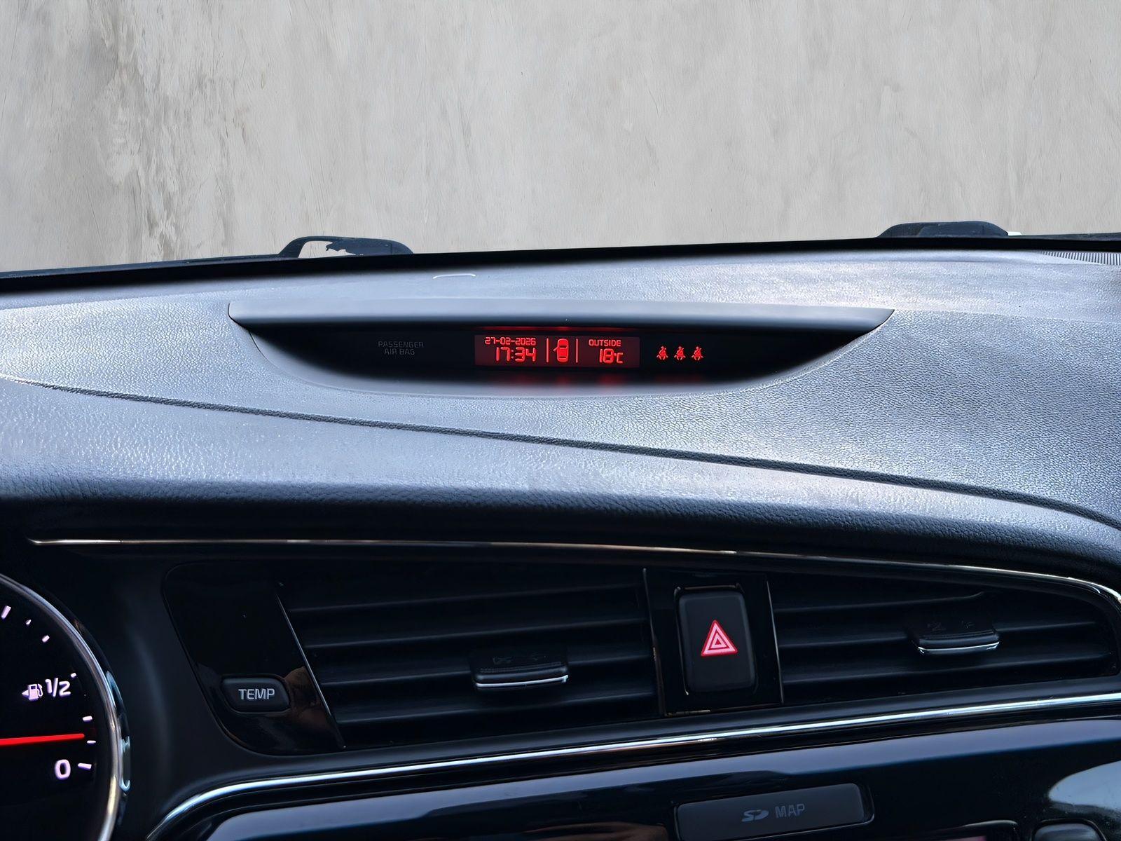 Fahrzeugabbildung Kia cee´d NAVI SITZHEIZ 2 x KLIMAAUT .TEMP. RF KAM