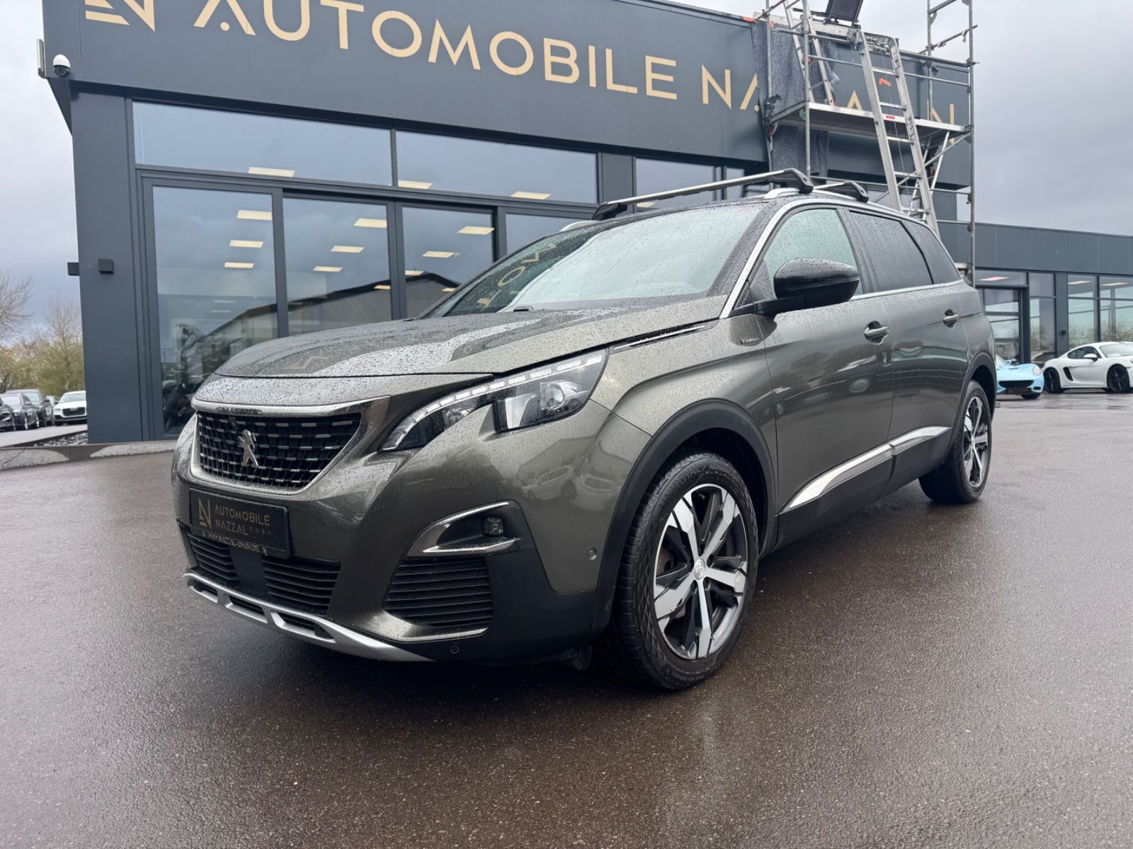 PEUGEOT 5008
