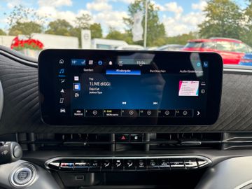 Fahrzeugabbildung Abarth 500 e Scorpionissima Navi Pano Temp JBL RFK  uvm