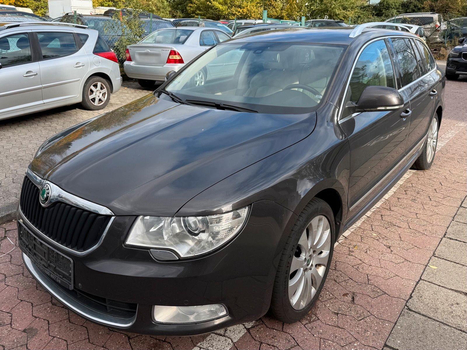Skoda Superb 2010 — rear view