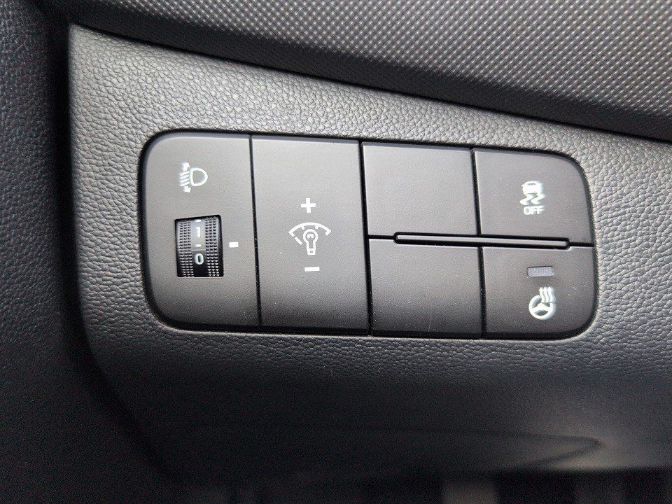 Fahrzeugabbildung Hyundai i10 1.2 PASSION GARANTIE LKHZ+SHZ+KLIMA+TEMPOMAT