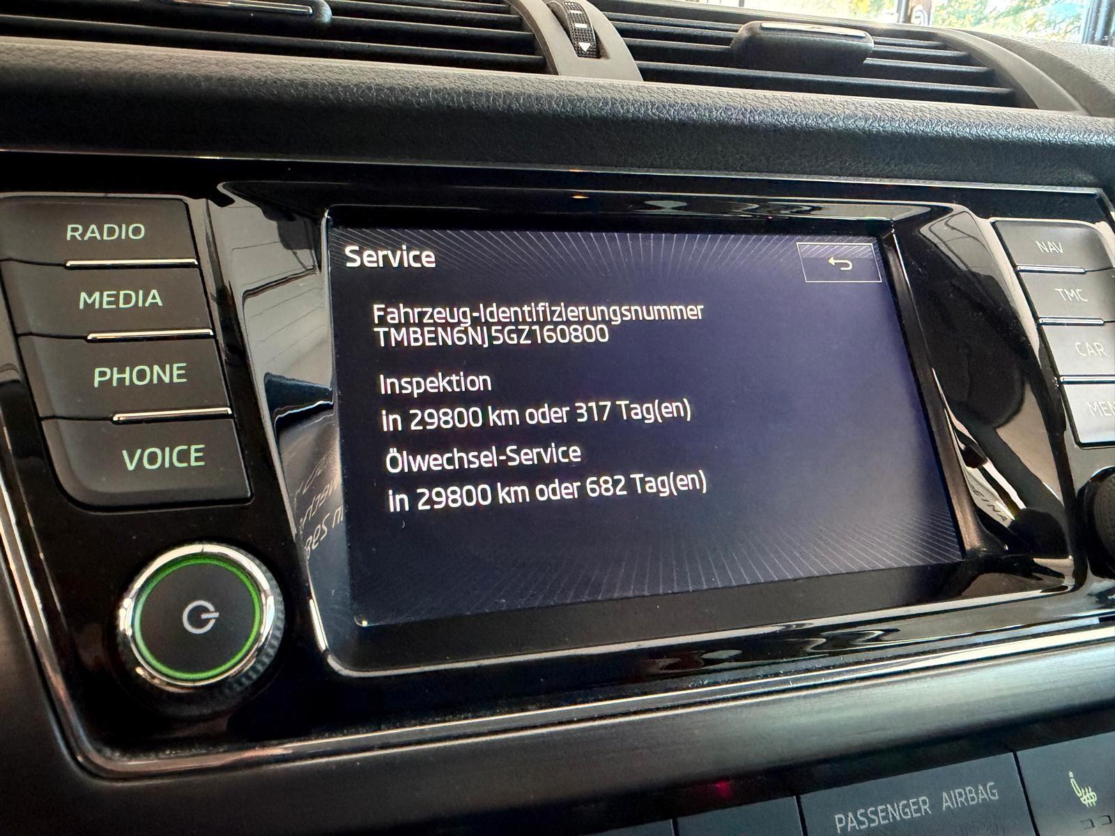 Skoda Fabia Joy*Autom.*Tempo*NAVI*8-fach bereift