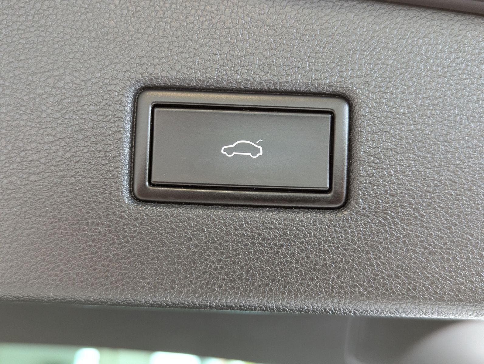 VW Tiguan 2.0 TDI DSG 4M 2x R-Line Pano HUD AHK 20" - Image 18