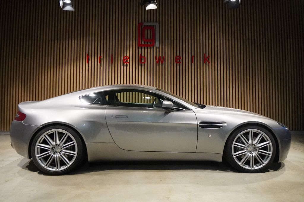 Aston Martin V8 Vantage