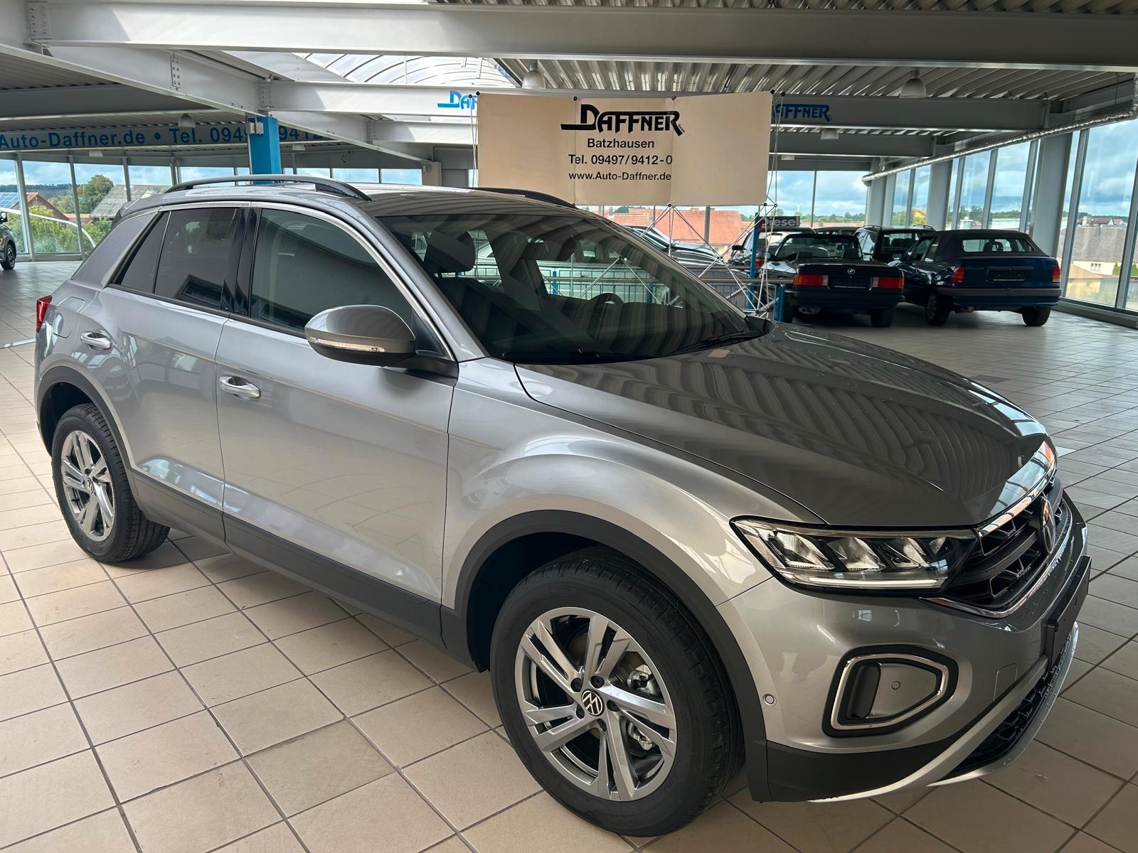 Volkswagen T-Roc 1.5 TSI OPF DSG / DAB / PDC / LED / SZHZG