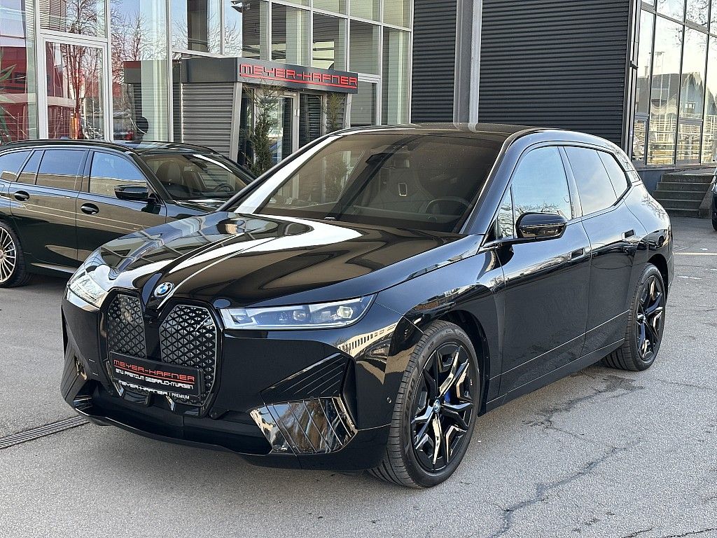 BMW iX