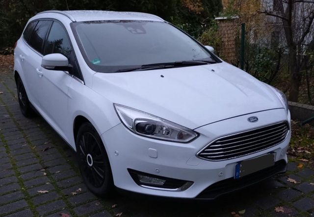 Ford Focus Titanium 1.5TDCi Motor neu