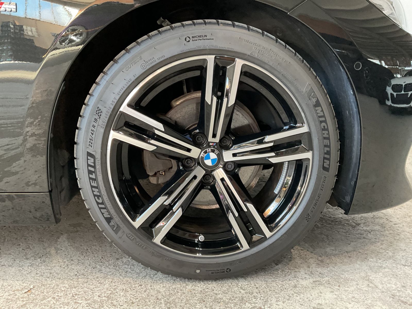 Fahrzeugabbildung BMW 220i Adaptiver LED-Scheinwerfer, Sitzheizung