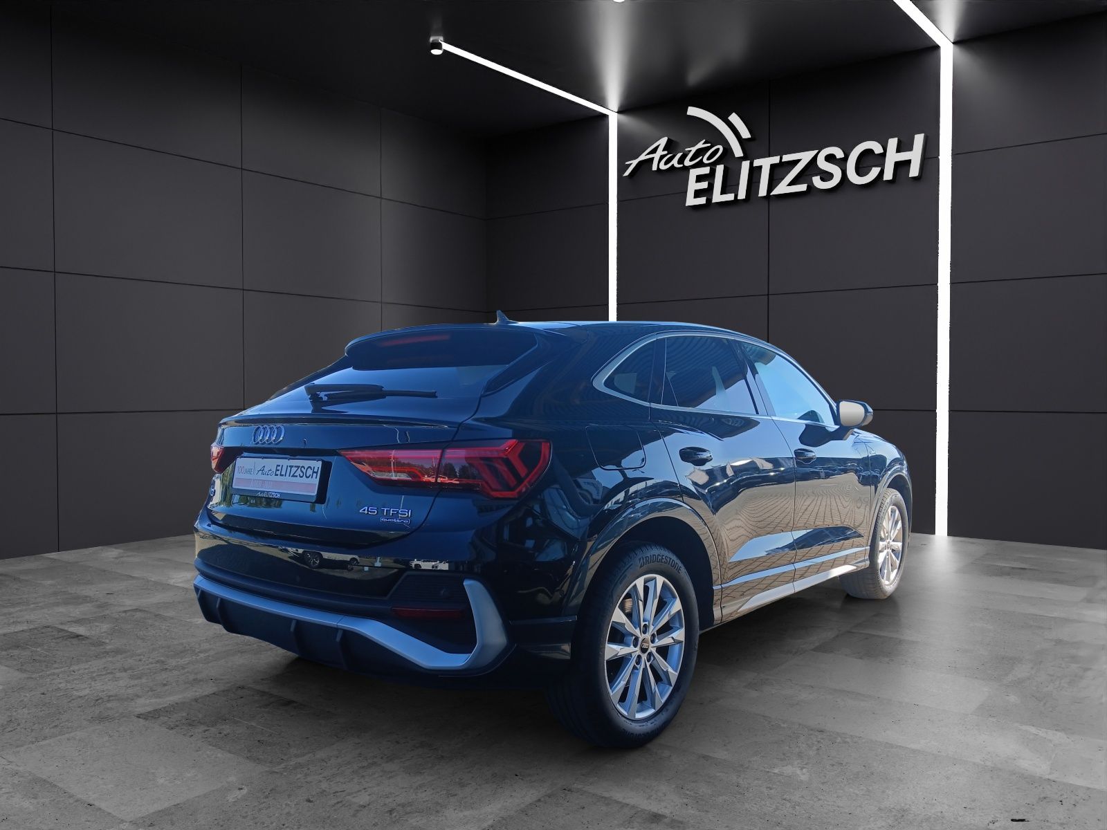 Fahrzeugabbildung Audi Q3 Sportback 45 TFSI quattro S-line S-tronic LED