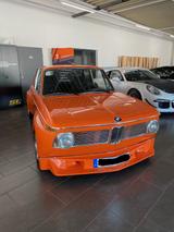 BMW 2002 Tii - BMW 2002 mit Benzin-Antrieb: Orange