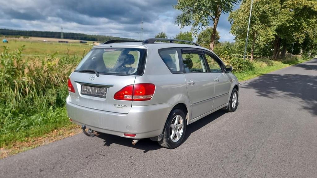 Toyota Avensis Verso