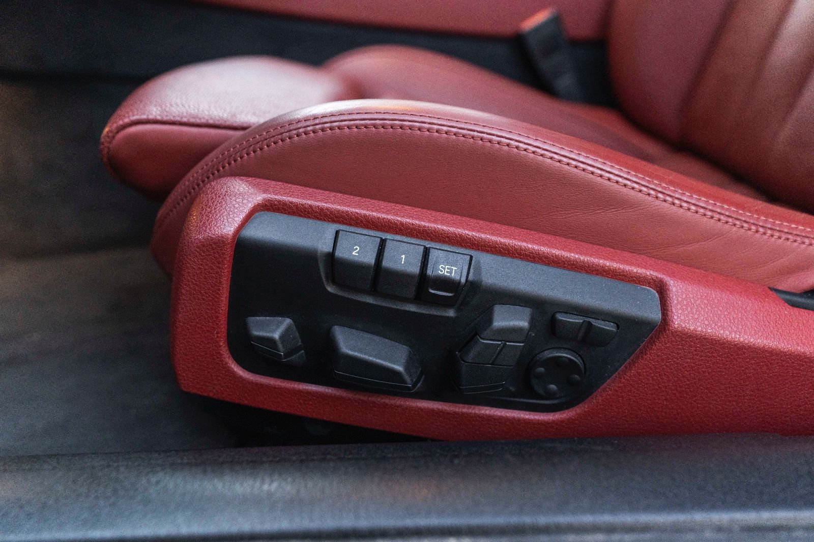 Fahrzeugabbildung BMW 640i GC M-SPORTPAKET HUD H&K LED KAM ALC TOTW