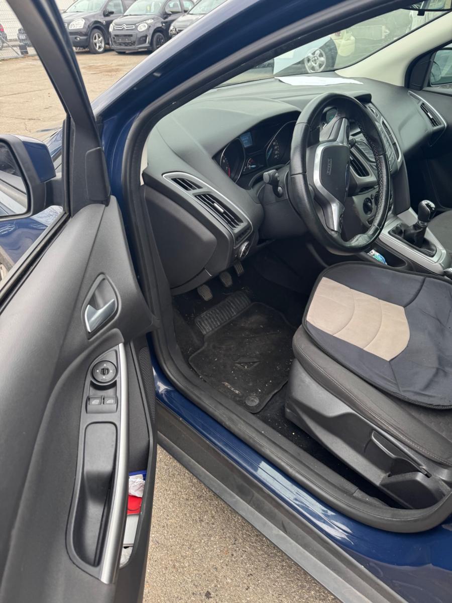 Ford Focus 2014 — photo 9