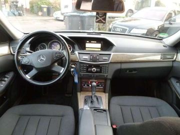 Mercedes E 200 - 8