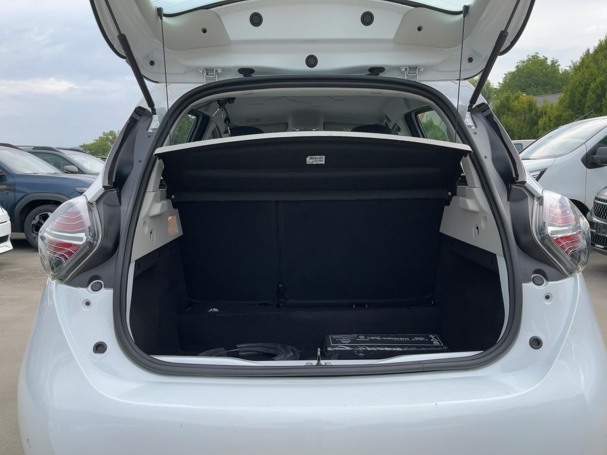 Fahrzeugabbildung Renault ZOE E-Tech EXPERIENCE R110 Z.E. 50 - mit KI generiert/bearbeitet