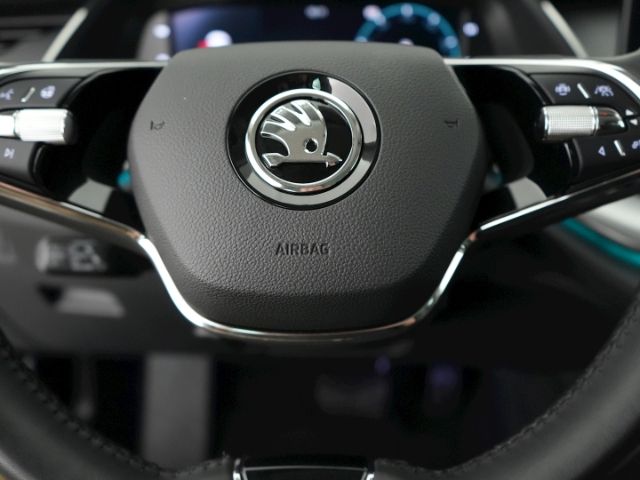 Octavia COMBI TOUR TDI DSG+AHK+LED+NAVI+STANDHEI