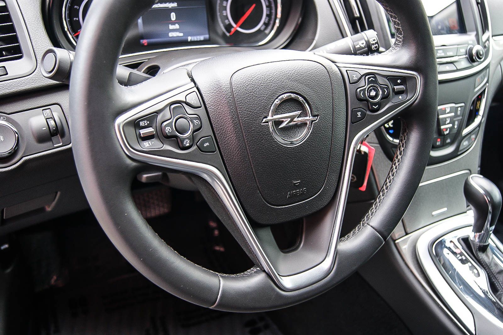 Fahrzeugabbildung Opel Insignia Lim 1.6T Auto XENON NAVI KAMERA 2.HAND