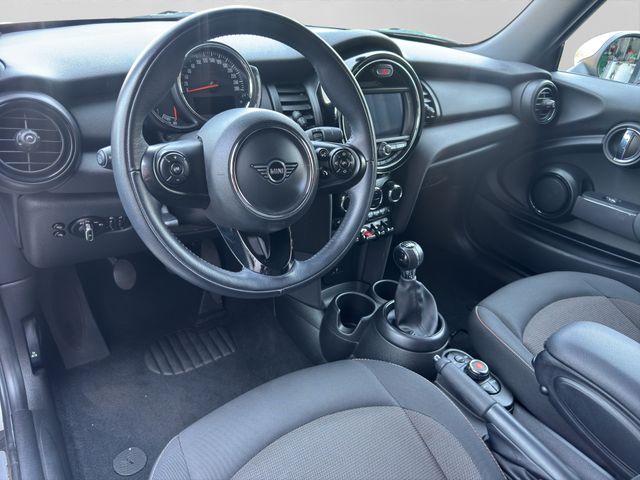 Fahrzeugabbildung MINI One Cabrio Pepper+LED+Keyless+Sitzhzg.+PDC