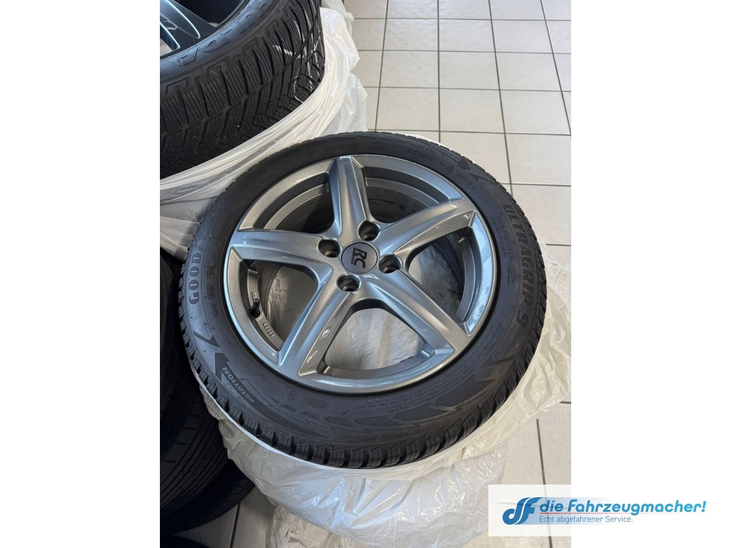 Fahrzeugabbildung Ford Fiesta ST-Line Navi Soundsystem B & O LED Apple