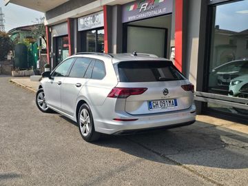 Volkswagen Golf - 8