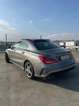 Mercedes-Benz Mercedes CLA 200 AMG Line 7G-DCT Automatik Pano - : Mercedes