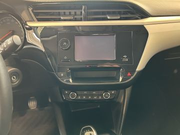 Fotografie des Opel Corsa F Edition Sitz-/Lenkradhzg Allwetterreifen